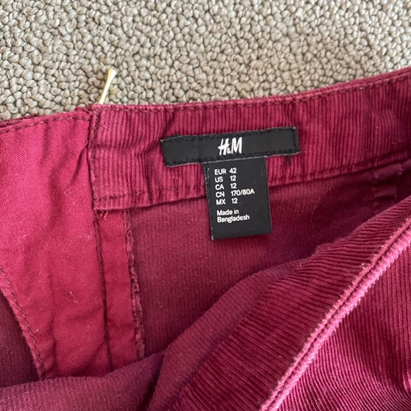 H&M Deep Red corduroy mini skirt - Picture 2 of 5